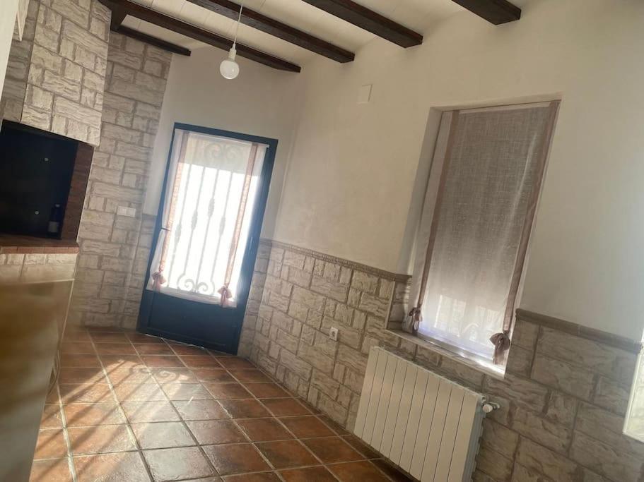 Agradable Casa Con Chimenea Interior Y Barbacoa. Villa Graja de Iniesta Luaran gambar
