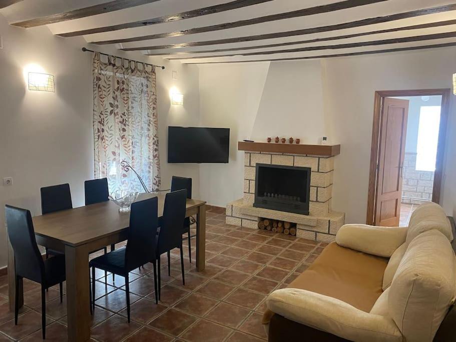 Agradable Casa Con Chimenea Interior Y Barbacoa. Villa Graja de Iniesta Luaran gambar