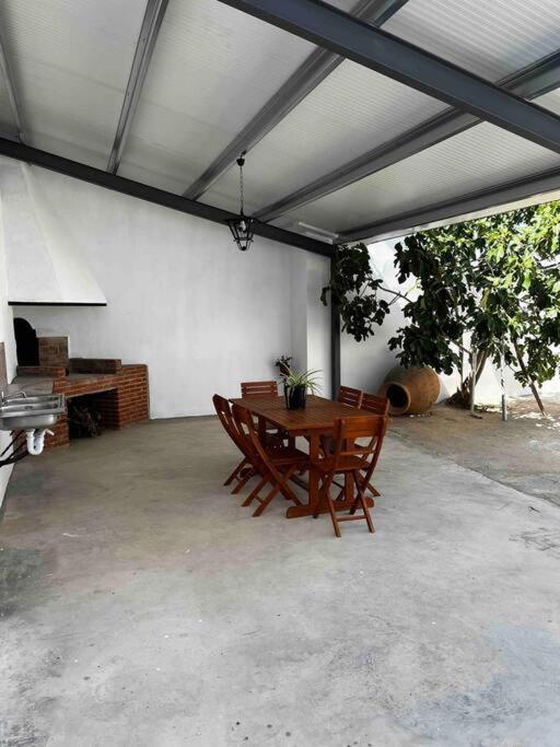 Agradable Casa Con Chimenea Interior Y Barbacoa. Villa Graja de Iniesta Luaran gambar