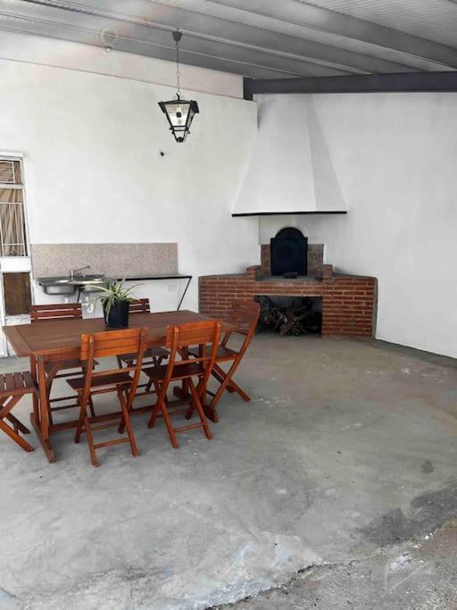 Agradable Casa Con Chimenea Interior Y Barbacoa. Villa Graja de Iniesta Luaran gambar