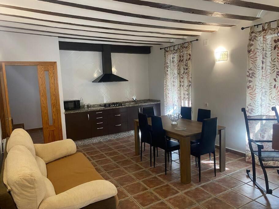 Agradable Casa Con Chimenea Interior Y Barbacoa. Villa Graja de Iniesta Luaran gambar