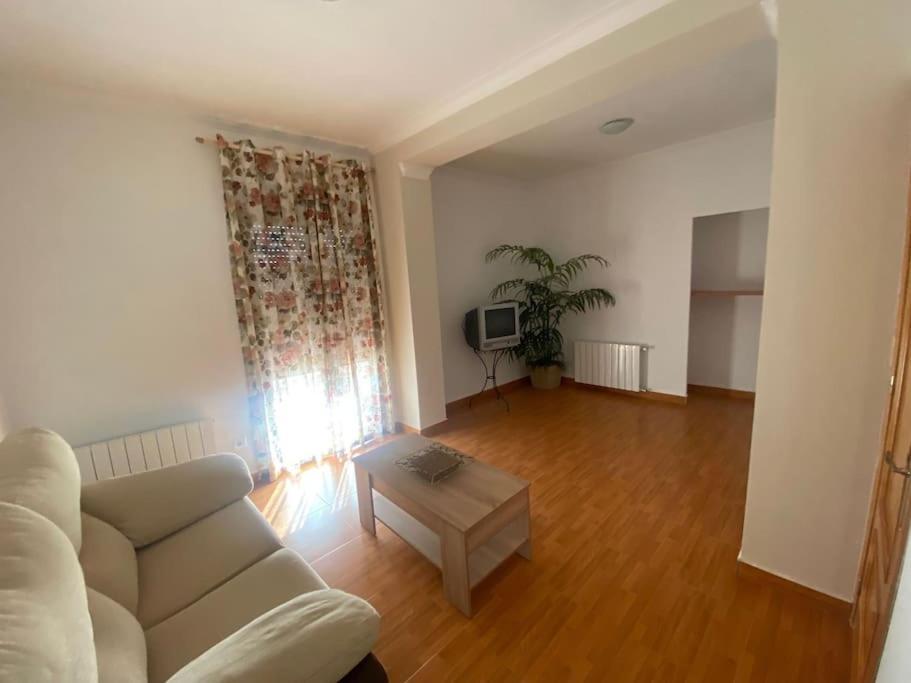 Agradable Casa Con Chimenea Interior Y Barbacoa. Villa Graja de Iniesta Luaran gambar